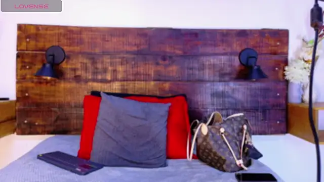 Snapshot of Celeste_sanz chatting on 04-17-26, 10:07 Celeste sanz online show from 04-17-26, 10:07