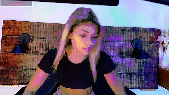 Snapshot of Celeste_sanz chatting on 05-12-26, 10:56 Celeste sanz online show from 05-12-26, 10:56