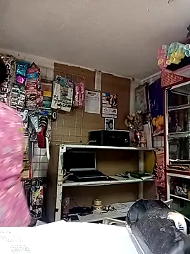 Snapshot of Edged_Hot69 chatting on 03-09-26, 04:11 Edged Hot69 online show from 03-09-26, 04:11