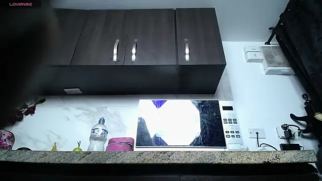 Snapshot of iniyalaboni chatting on 11-15-25, 08:27 iniyalaboni online show from 11-15-25, 08:27