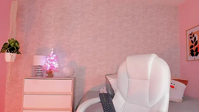 Snapshot of DahianaWalcott chatting on 12-09-24, 10:52 DahianaWalcott online show from 12-09-24, 10:52