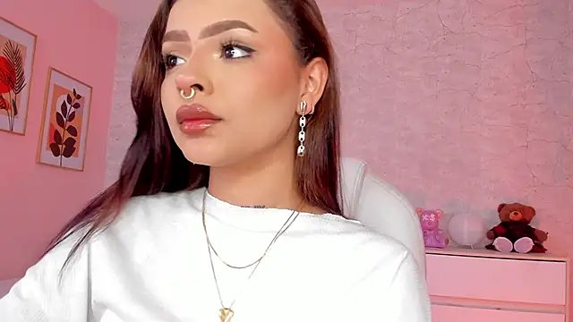 Snapshot of DahianaWalcott chatting on 01-13-25, 08:04 DahianaWalcott online show from 01-13-25, 08:04