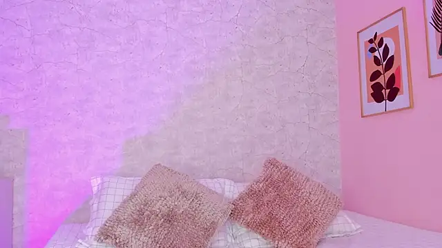 Snapshot of DahianaWalcott chatting on 01-23-25, 10:33 DahianaWalcott online show from 01-23-25, 10:33