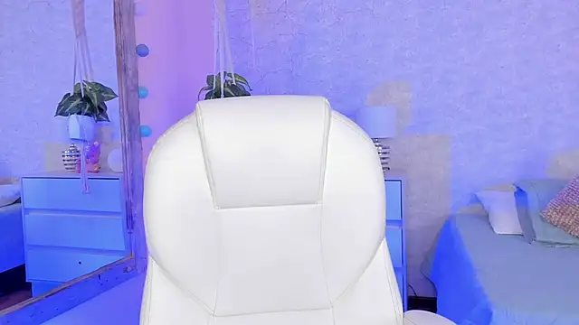 Snapshot of DahianaWalcott chatting on 02-13-25, 02:01 DahianaWalcott online show from 02-13-25, 02:01