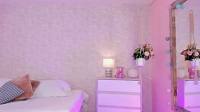 Snapshot of DahianaWalcott chatting on 03-03-25, 08:21 DahianaWalcott online show from 03-03-25, 08:21