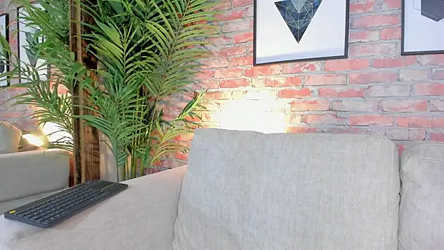 Snapshot of DahianaWalcott chatting on 03-18-25, 08:15 DahianaWalcott online show from 03-18-25, 08:15