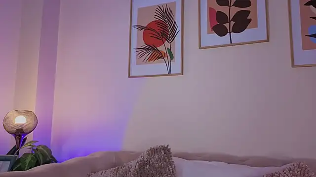 Snapshot of DahianaWalcott chatting on 10-11-25, 07:34 DahianaWalcott online show from 10-11-25, 07:34