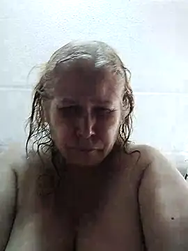 girl amada online show from 10-13-25, 05:35