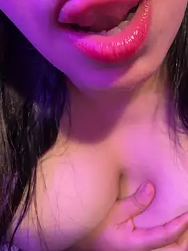Snapshot of Veyolla_Beau chatting on 07-07-26, 10:14 Veyolla Beau online show from 07-07-26, 10:14