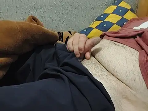 Snapshot of mfreitas005 chatting on 10-16-25, 12:00 mfreitas005 online show from 10-16-25, 12:00