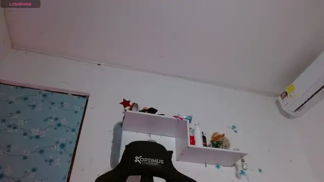 Snapshot of miss_valery2 chatting on 10-11-25, 04:22 miss valery2 online show from 10-11-25, 04:22