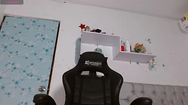 Snapshot of miss_valery2 chatting on 10-12-25, 01:59 miss valery2 online show from 10-12-25, 01:59