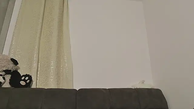 Snapshot of miss_valery2 chatting on 06-21-26, 04:15 miss valery2 online show from 06-21-26, 04:15