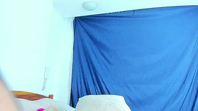 emiily15   online show from 12-09-24, 11:03