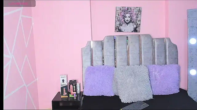 karol noa online show from 02-18-25, 03:31