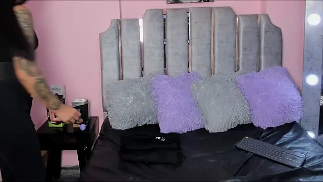 karol noa online show from 02-26-25, 03:21