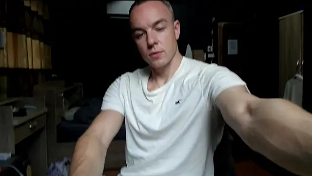 Snapshot of heilgarbest chatting on 05-22-26, 10:21 heilgarbest online show from 05-22-26, 10:21