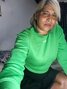 Goodgirlsue 77 online show from 06-25-26, 12:42