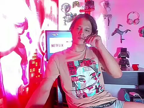 LilOwen  online show from 06-13-26, 07:45