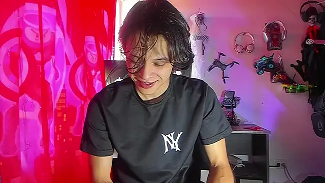 LilOwen  online show from 06-17-26, 07:48