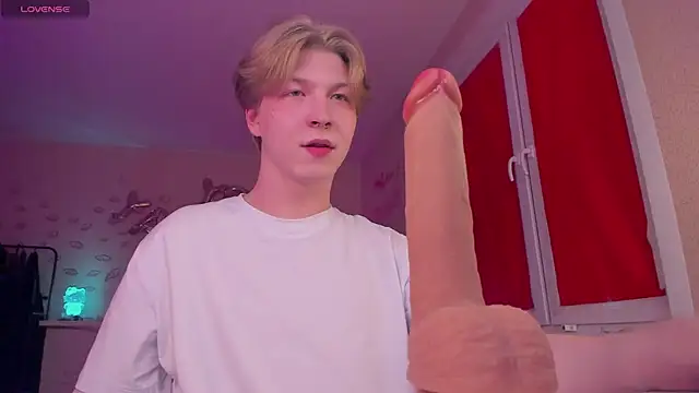 Snapshot of TheMikeSever chatting on 10-05-25, 07:12 TheMikeSever online show from 10-05-25, 07:12