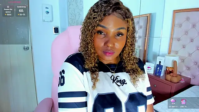 Snapshot of Isla_Scott chatting on 03-21-25, 02:29 Isla Scott online show from 03-21-25, 02:29