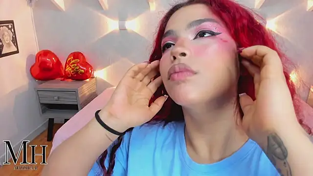 Snapshot of MizzHell chatting on 02-15-26, 03:58 MizzHell online show from 02-15-26, 03:58