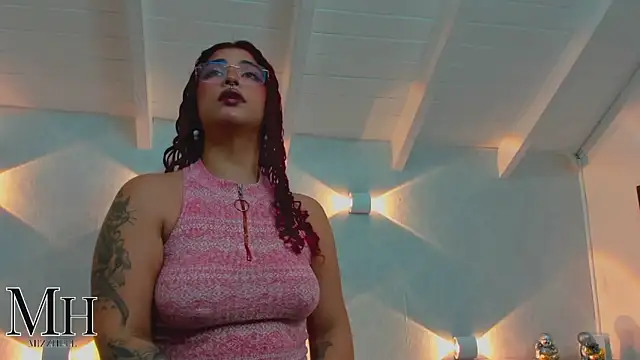 Snapshot of MizzHell chatting on 03-05-26, 03:46 MizzHell online show from 03-05-26, 03:46