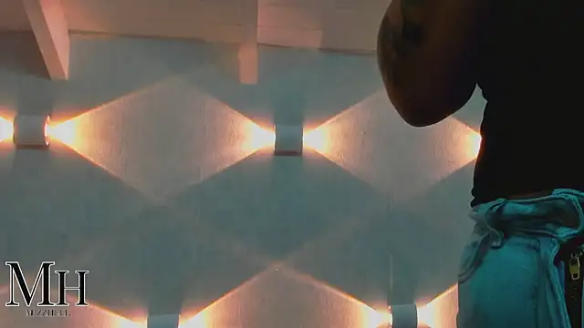 Snapshot of MizzHell chatting on 03-25-26, 03:45 MizzHell online show from 03-25-26, 03:45