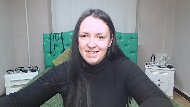 IsabelBlackberry online show from 12-15-24, 09:13