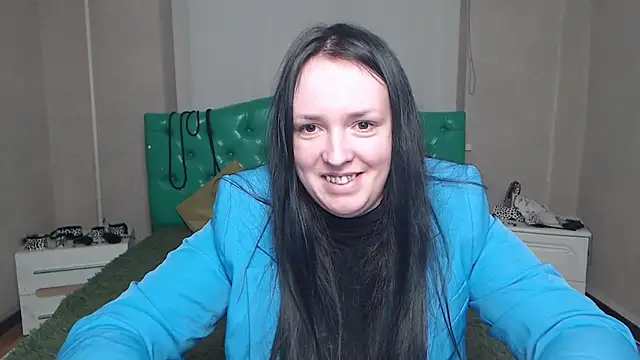 IsabelBlackberry online show from 12-15-24, 03:20