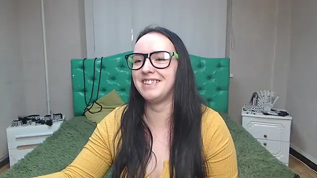 IsabelBlackberry online show from 12-16-24, 09:24