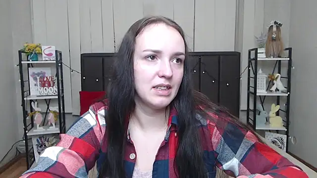 IsabelBlackberry online show from 11-23-25, 06:02