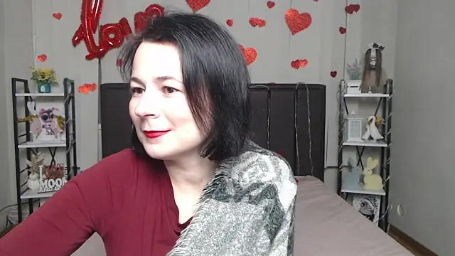 Snapshot of MarieSho chatting on 02-03-26, 02:53 MarieSho online show from 02-03-26, 02:53