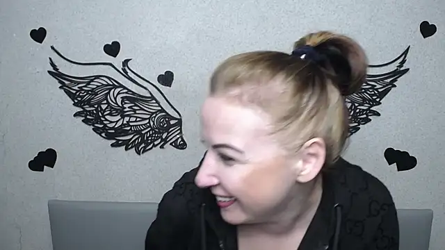 ElizabethSho online show from 05-16-26, 05:12