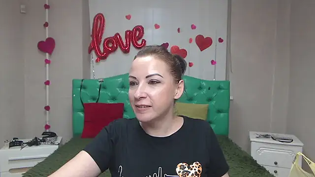ElizabethSho online show from 05-31-26, 05:20