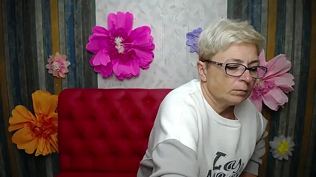 Snapshot of EmiliaGree chatting on 09-13-25, 05:02 EmiliaGree online show from 09-13-25, 05:02