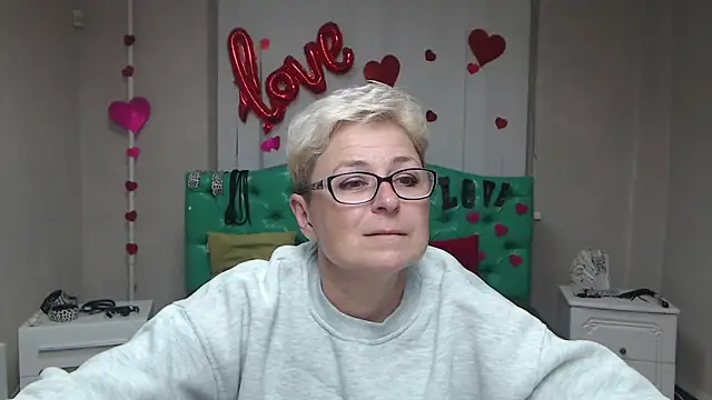 Snapshot of EmiliaGree chatting on 09-29-25, 05:07 EmiliaGree online show from 09-29-25, 05:07