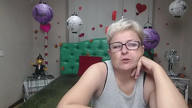 Snapshot of EmiliaGree chatting on 11-01-25, 06:21 EmiliaGree online show from 11-01-25, 06:21