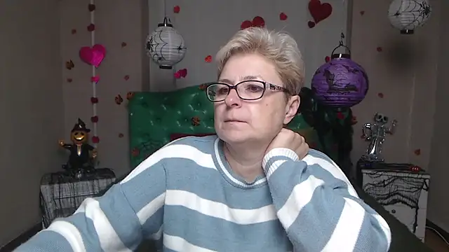 Snapshot of EmiliaGree chatting on 11-08-25, 06:02 EmiliaGree online show from 11-08-25, 06:02