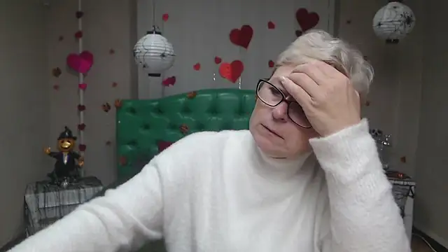 Snapshot of EmiliaGree chatting on 11-09-25, 06:01 EmiliaGree online show from 11-09-25, 06:01