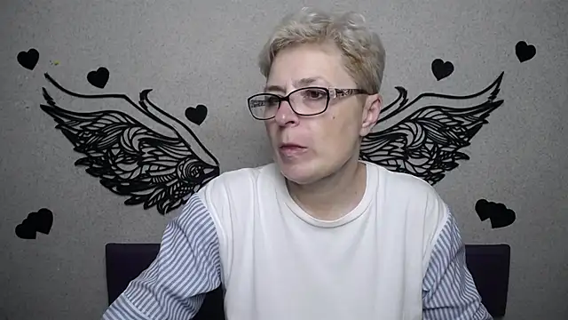 Snapshot of EmiliaGree chatting on 11-23-25, 06:08 EmiliaGree online show from 11-23-25, 06:08