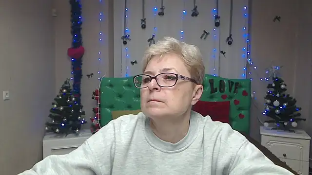 Snapshot of EmiliaGree chatting on 01-09-26, 06:10 EmiliaGree online show from 01-09-26, 06:10