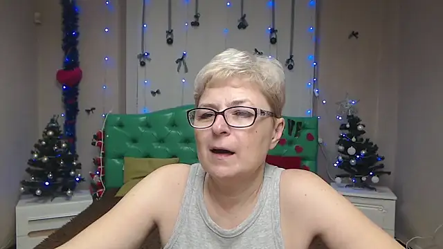 Snapshot of EmiliaGree chatting on 01-10-26, 06:09 EmiliaGree online show from 01-10-26, 06:09