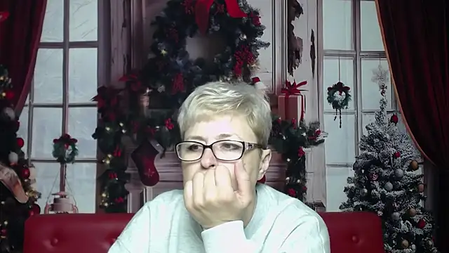 Snapshot of EmiliaGree chatting on 01-12-26, 06:13 EmiliaGree online show from 01-12-26, 06:13