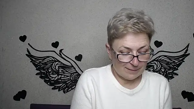 Snapshot of EmiliaGree chatting on 03-21-26, 06:00 EmiliaGree online show from 03-21-26, 06:00