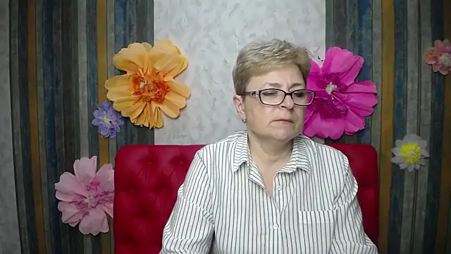 EmiliaGree online show from 05-06-26, 05:07