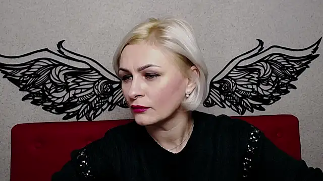 Snapshot of OliviaHorst chatting on 12-04-24, 06:11 OliviaHorst online show from 12-04-24, 06:11