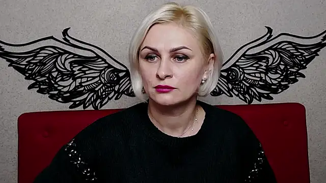 Snapshot of OliviaHorst chatting on 12-04-24, 12:36 OliviaHorst online show from 12-04-24, 12:36