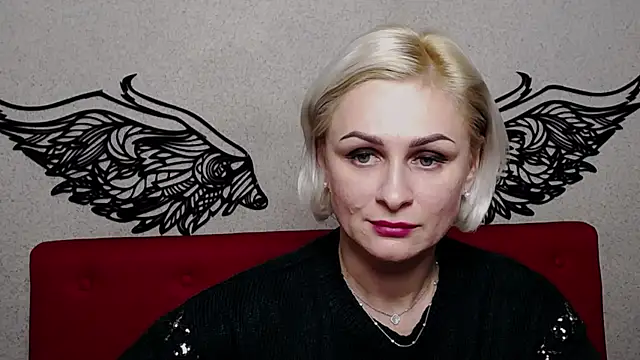 Snapshot of OliviaHorst chatting on 12-04-24, 03:43 OliviaHorst online show from 12-04-24, 03:43